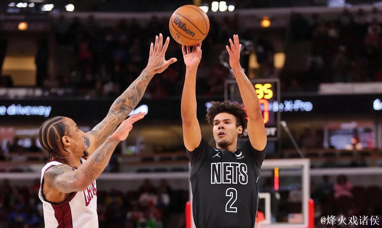 卡梅伦-约翰逊9投5中贡献13分、3篮板和2助攻,其中三分球5中2 卡梅伦-约翰逊9投5中贡献13分、3篮板和2助攻,其中三分球5中2